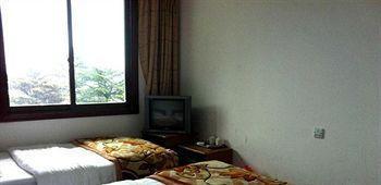 Mount Emei Jindingxiang Huaili Hotel 峨眉山 エクステリア 写真